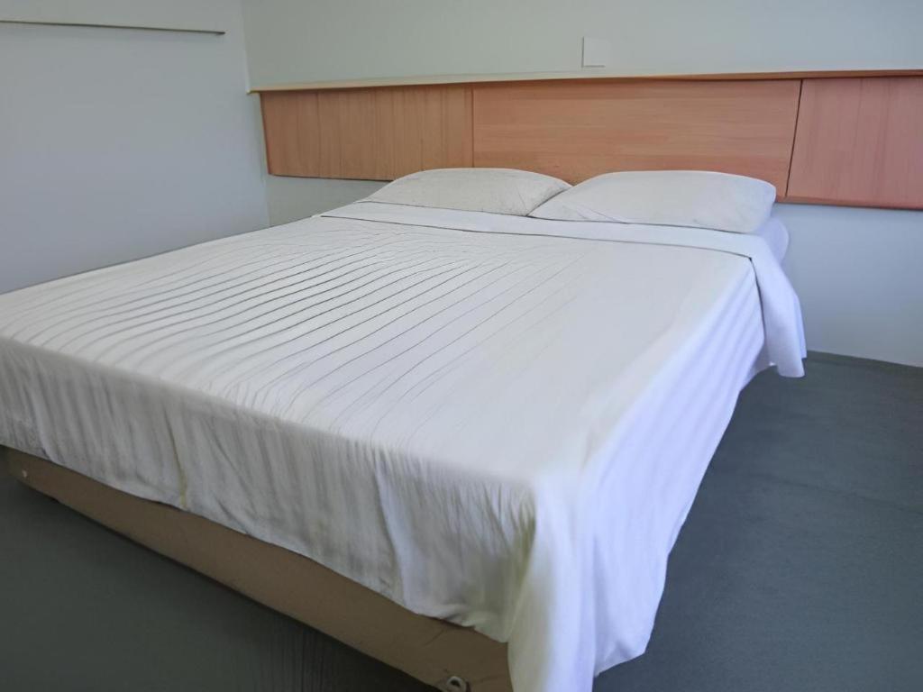 Hotel Hung Hung Kuching Buitenkant foto