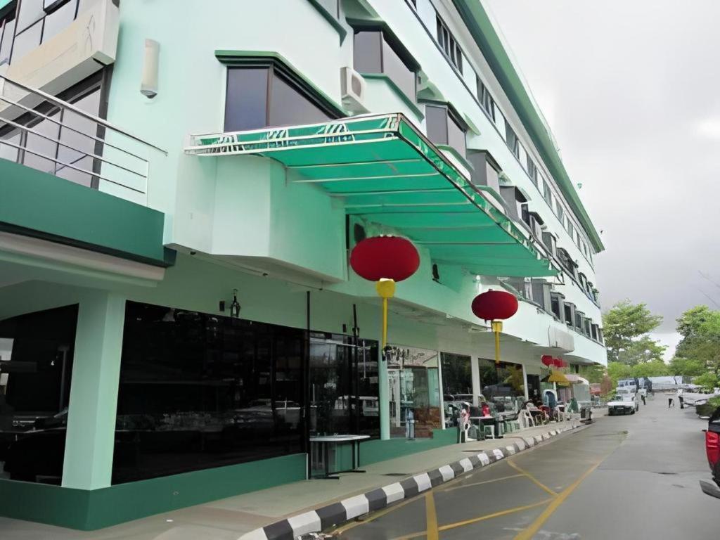 Hotel Hung Hung Kuching Buitenkant foto
